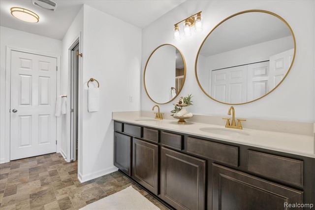 8249 Starina Court, Brighton, MI 48116