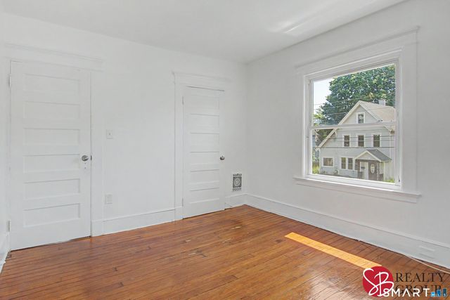 31 Smith Street, West Haven, CT 06516