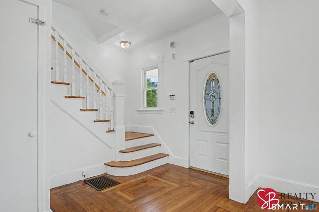 31 Smith Street, West Haven, CT 06516
