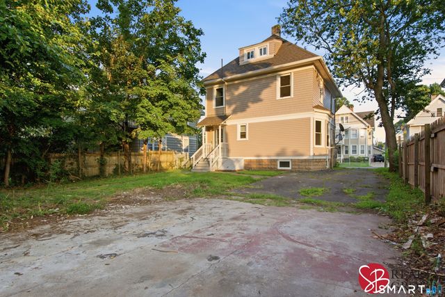 31 Smith Street, West Haven, CT 06516