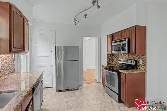 31 Smith Street, West Haven, CT 06516