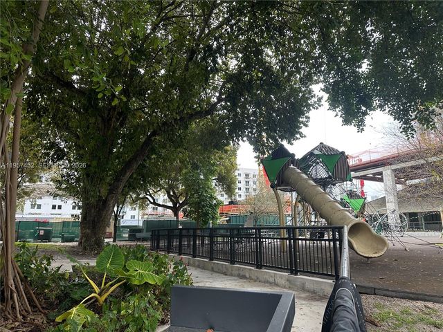 115 SW 11th St 505, Miami, FL 33130