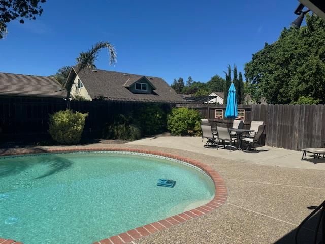 7039 Bridgeport Cir, Stockton, CA 95207