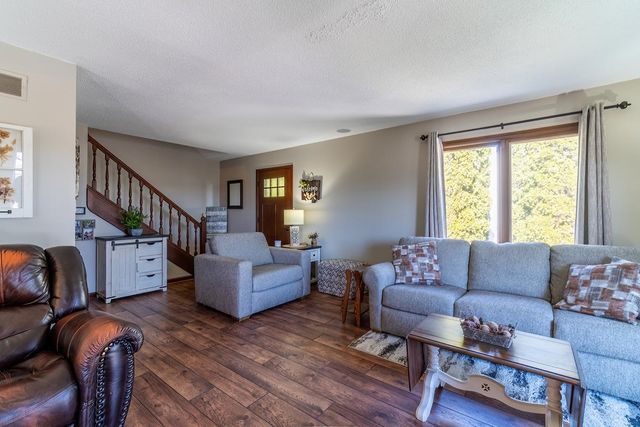 195 Lane 230a Jimmerson Lk, Angola, IN 46703