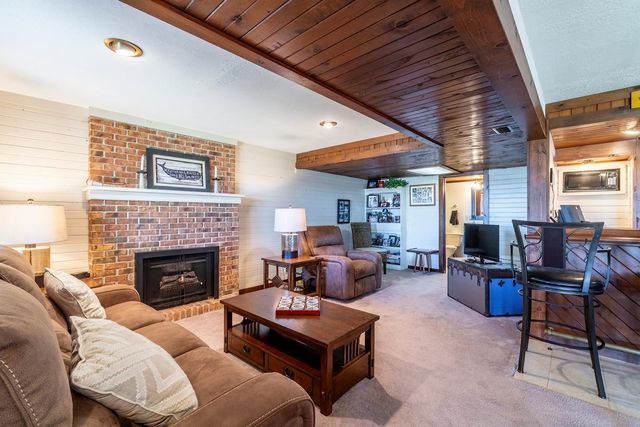 195 Lane 230a Jimmerson Lk, Angola, IN 46703