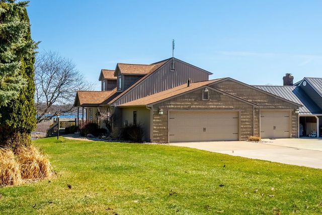 195 Lane 230a Jimmerson Lk, Angola, IN 46703