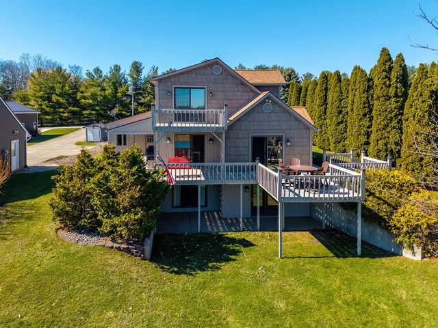 195 Lane 230a Jimmerson Lk, Angola, IN 46703