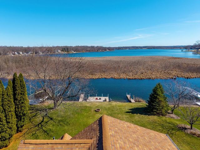 195 Lane 230a Jimmerson Lk, Angola, IN 46703