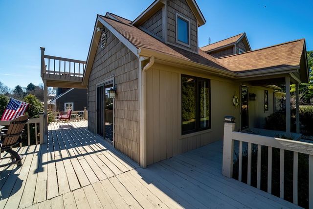 195 Lane 230a Jimmerson Lk, Angola, IN 46703