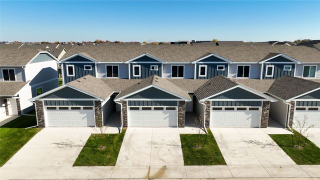 231 NW Waverly Drive, Waukee, IA 50263