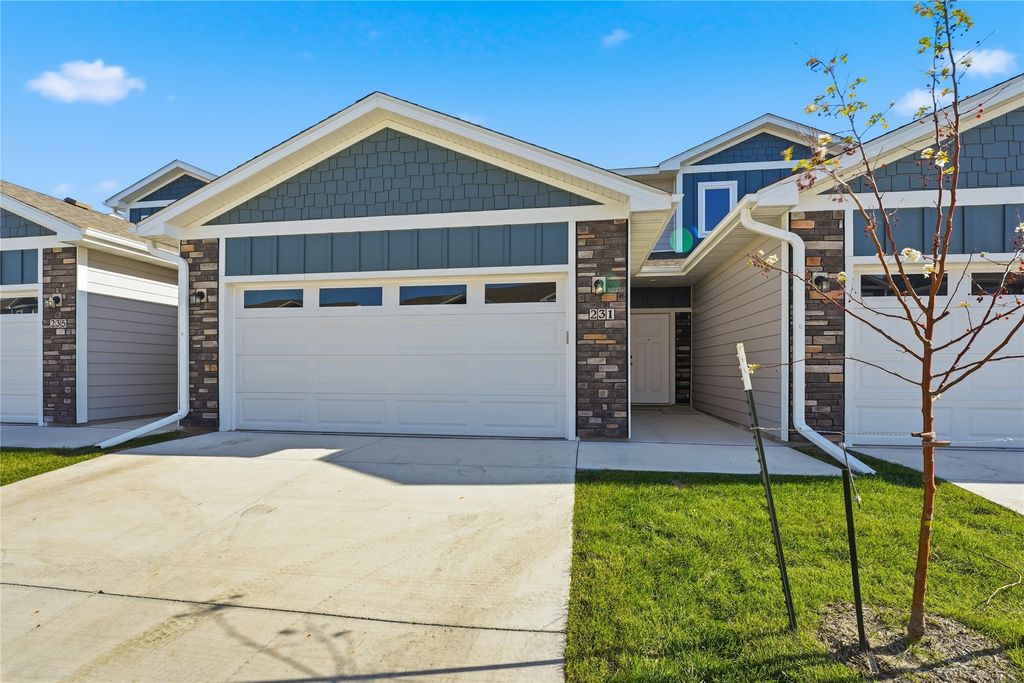 231 NW Waverly Drive, Waukee, IA 50263