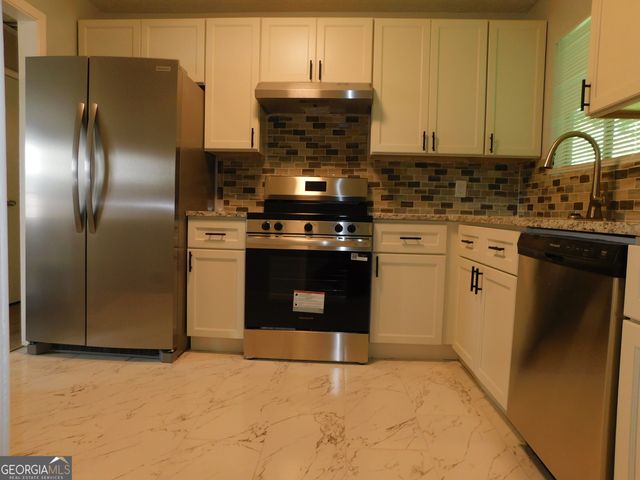 6740 Cambridge Drive, Rex, GA 30273