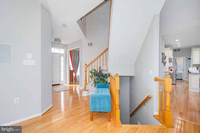 2410 DAKOTA LAKES DR, Herndon, VA 20171