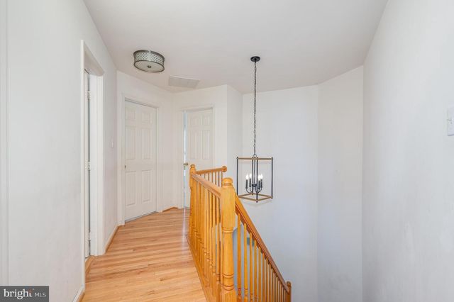 2410 DAKOTA LAKES DR, Herndon, VA 20171