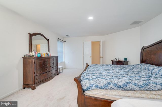 2410 DAKOTA LAKES DR, Herndon, VA 20171