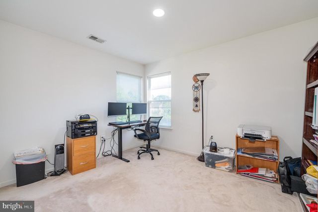 2410 DAKOTA LAKES DR, Herndon, VA 20171