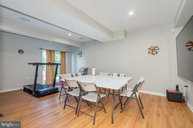 2410 DAKOTA LAKES DR, Herndon, VA 20171