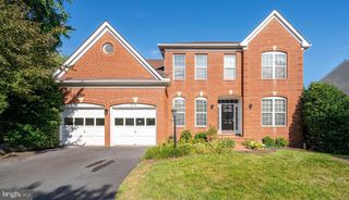 2410 DAKOTA LAKES DR, Herndon, VA 20171