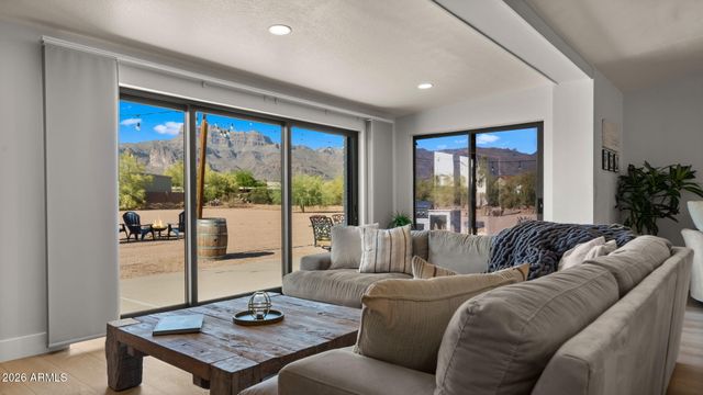 5770 E 22nd Avenue, Apache Junction, AZ 85119