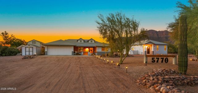 5770 E 22nd Avenue, Apache Junction, AZ 85119