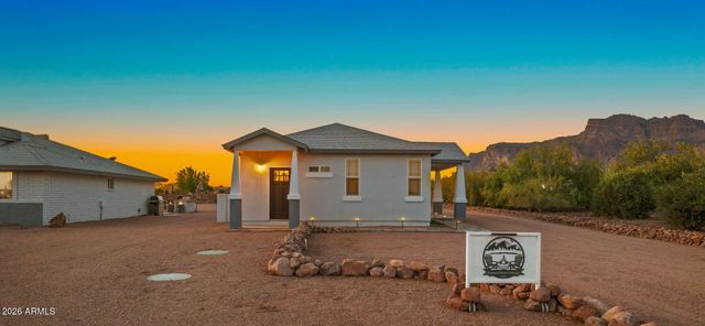 5770 E 22nd Avenue, Apache Junction, AZ 85119