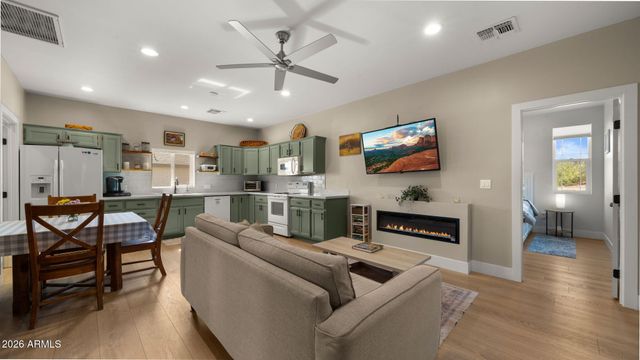 5770 E 22nd Avenue, Apache Junction, AZ 85119