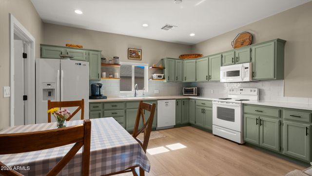 5770 E 22nd Avenue, Apache Junction, AZ 85119