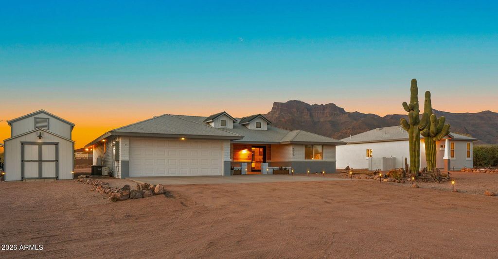 5770 E 22nd Avenue, Apache Junction, AZ 85119 — photo 2