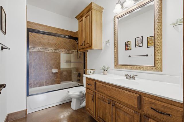 700 Augusta CIR N, Point Venture, TX 78645