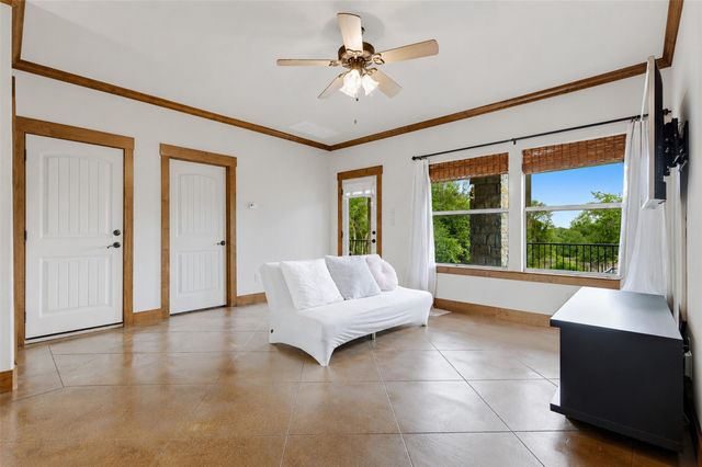 700 Augusta CIR N, Point Venture, TX 78645