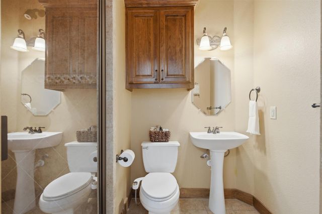 700 Augusta CIR N, Point Venture, TX 78645