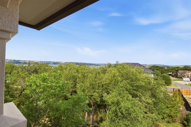 700 Augusta CIR N, Point Venture, TX 78645