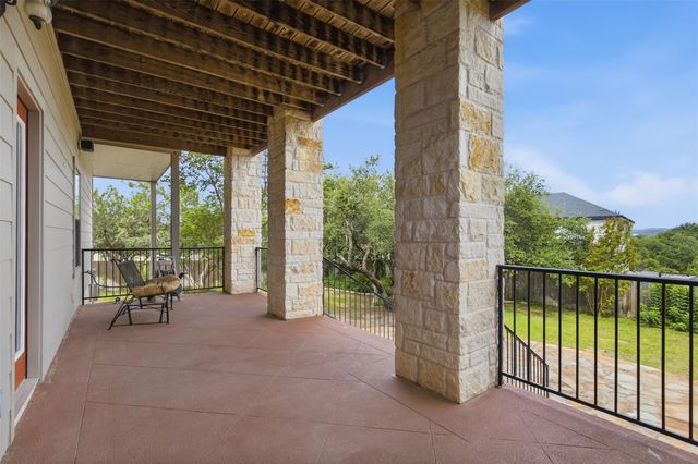 700 Augusta CIR N, Point Venture, TX 78645