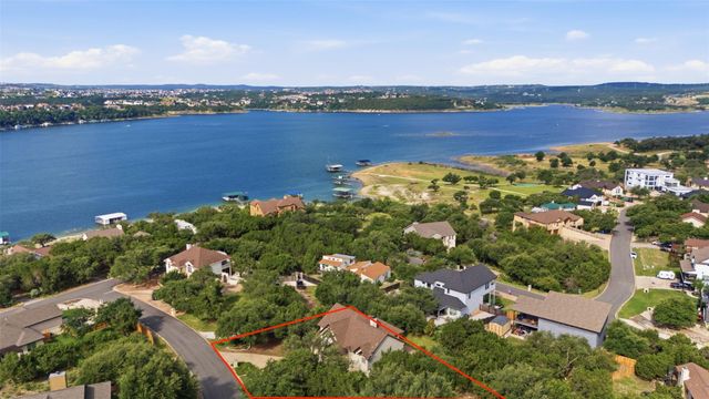 700 Augusta CIR N, Point Venture, TX 78645
