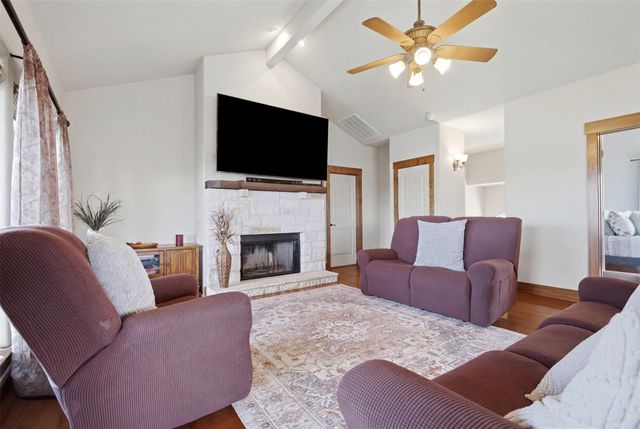 700 Augusta CIR N, Point Venture, TX 78645