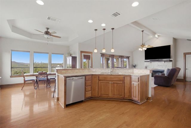 700 Augusta CIR N, Point Venture, TX 78645