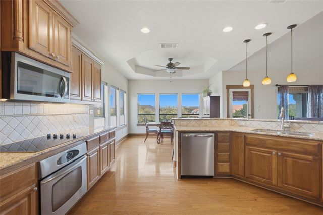 700 Augusta CIR N, Point Venture, TX 78645