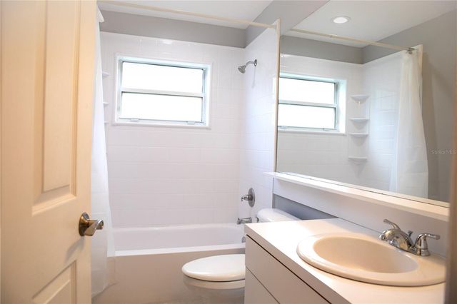 5622 GLENCREST BOULEVARD, Tampa, FL 33625