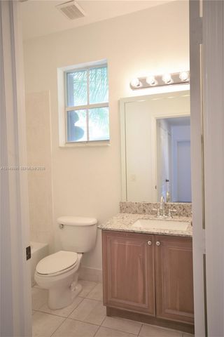 4534 NW 94th Pl, Doral, FL 33178