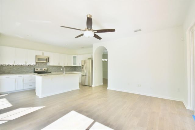 4534 NW 94th Pl, Doral, FL 33178