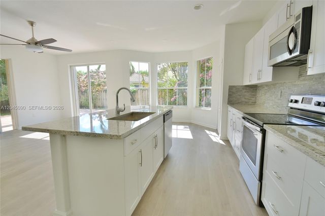 4534 NW 94th Pl, Doral, FL 33178