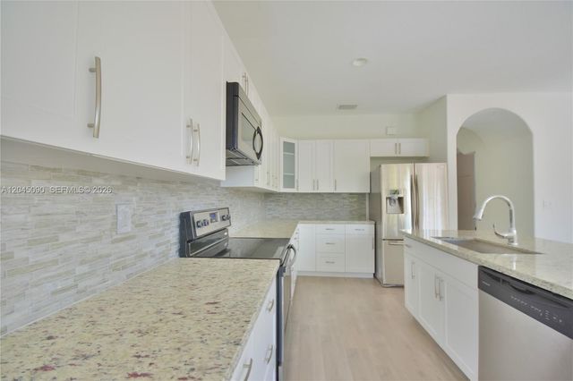 4534 NW 94th Pl, Doral, FL 33178