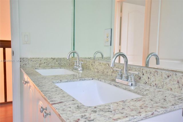 4534 NW 94th Pl, Doral, FL 33178