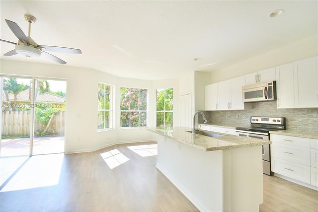 4534 NW 94th Pl, Doral, FL 33178
