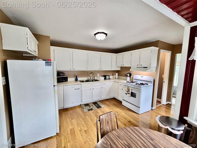 15349 Deering Street, Livonia, MI 48154