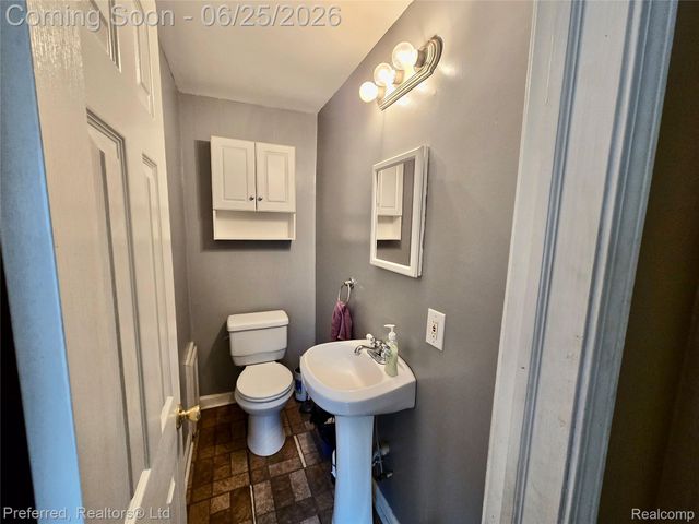 15349 Deering Street, Livonia, MI 48154