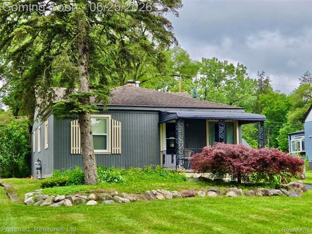 15349 Deering Street, Livonia, MI 48154
