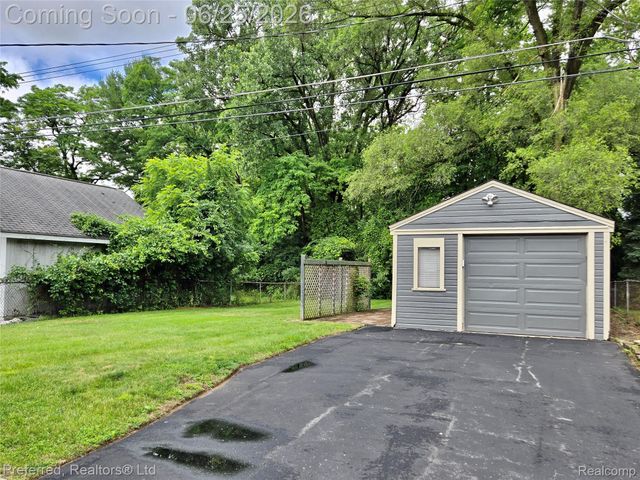15349 Deering Street, Livonia, MI 48154