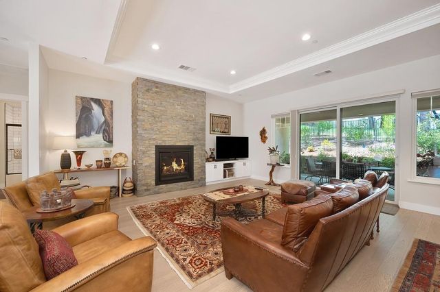 13041 Austin Forest Cir, Auburn, CA 95602