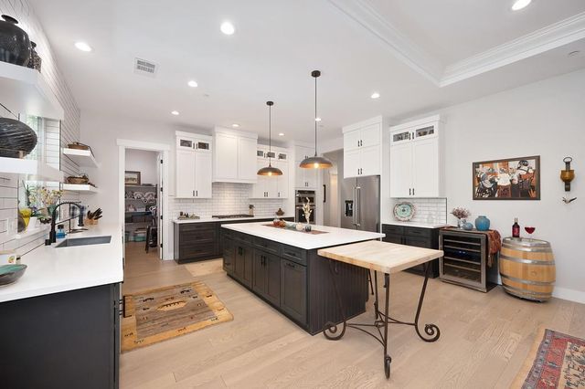 13041 Austin Forest Cir, Auburn, CA 95602